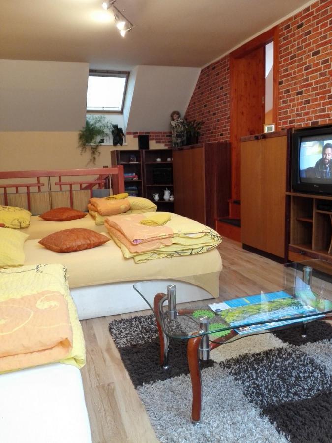 Apartman Slnecnica Lägenhet Poprad Exteriör bild